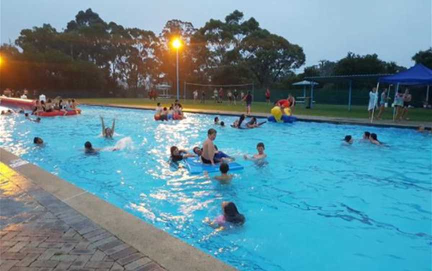 Mount Barker Swimming Pool, Attractions in Mount Barker