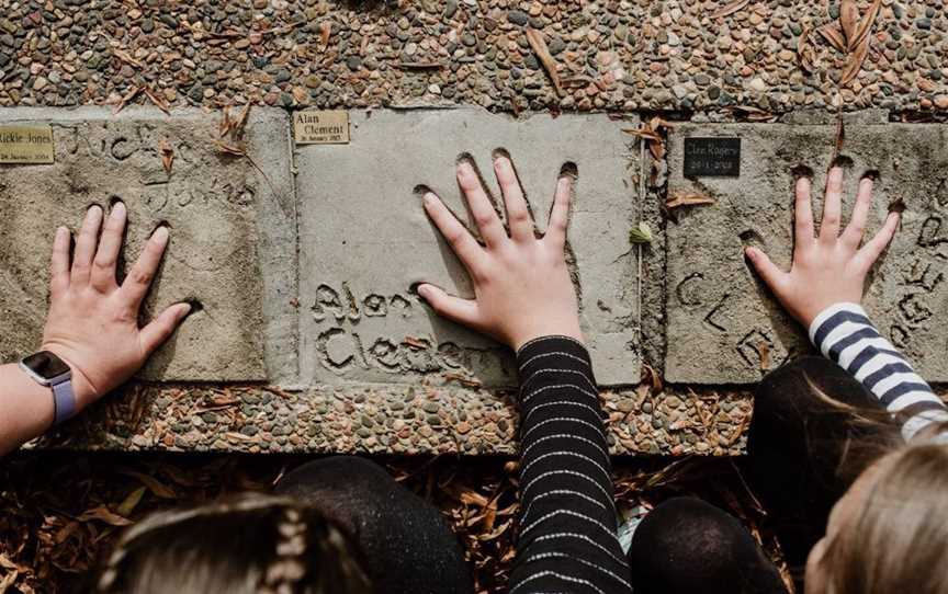 Hands of Fame Park, Attractions in Tamworth