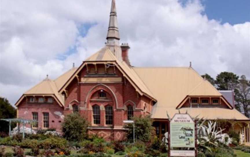 Clunes Bottle Museum, Attractions in Clunes