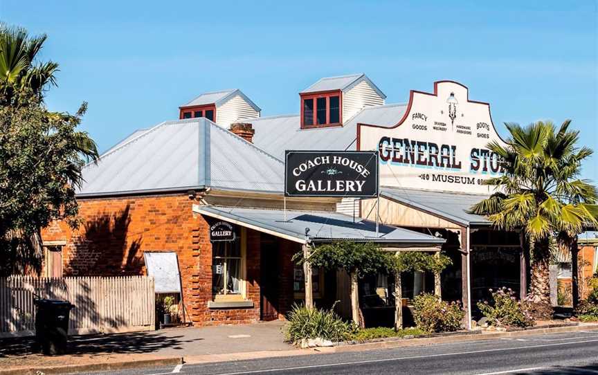 Coach House Gallery & Museum, Attractions in Wedderburn