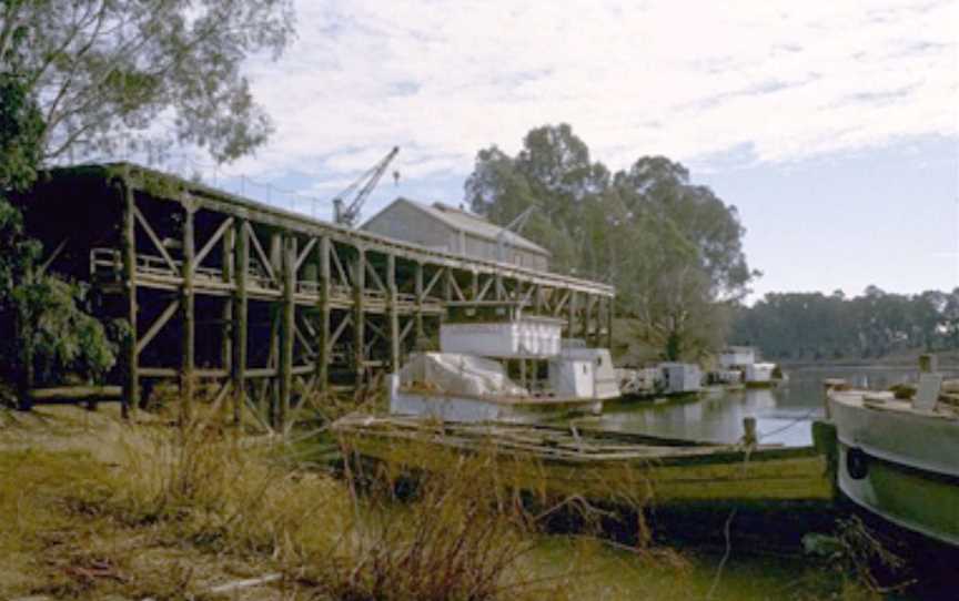 Echuca Wharf, Attractions in Echuca