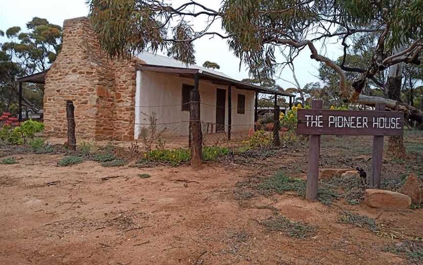 Pioneer Park, Attractions in Karoonda