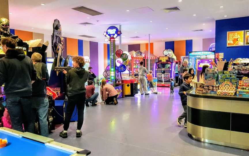 Zone Bowling Cross Road - Ten Pin Bowling, Laser Tag, Arcade Games, Westbourne Park, sa