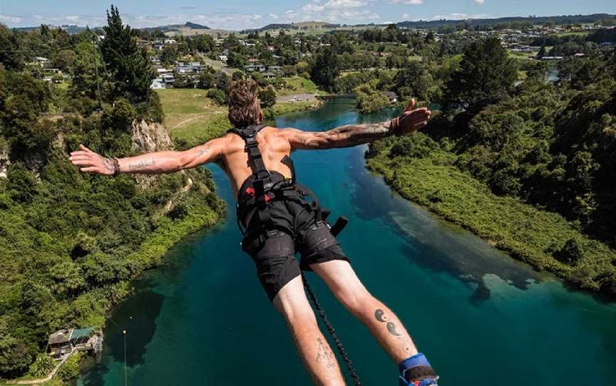 AJ Hackett Auckland Bridge Bungy & Climb, Herne Bay, New Zealand