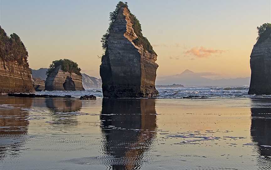 The Three Sisters, Tongaporutu, New Zealand