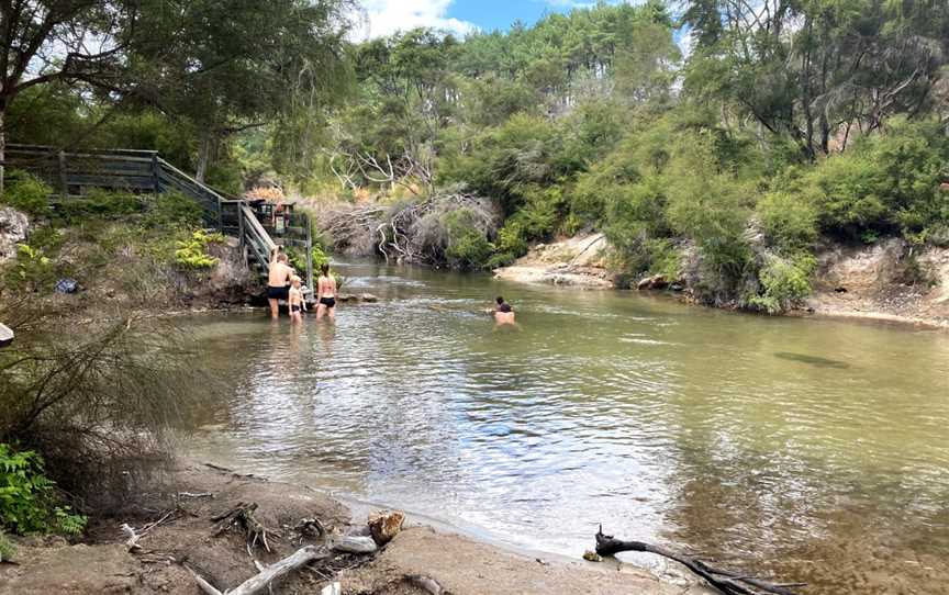 Hot 'n' Cold, Waiotapu, New Zealand