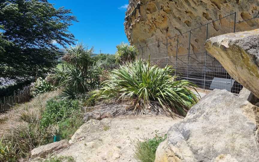 Maerewhenua Maori Rock Painting Site, Duntroon, New Zealand