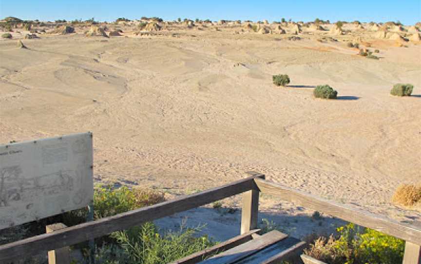 Walls of China viewing platform, Mungo, NSW