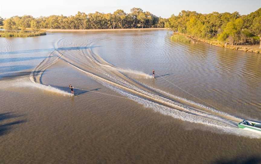 Luke Park and Jerilderie Lake, Jerilderie, NSW