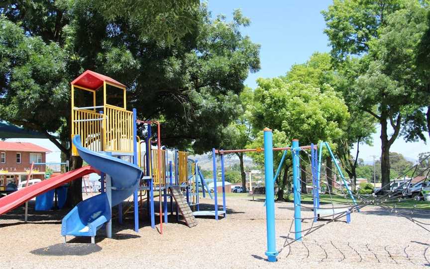 Tallangatta Triangles Park, Tallangatta, VIC