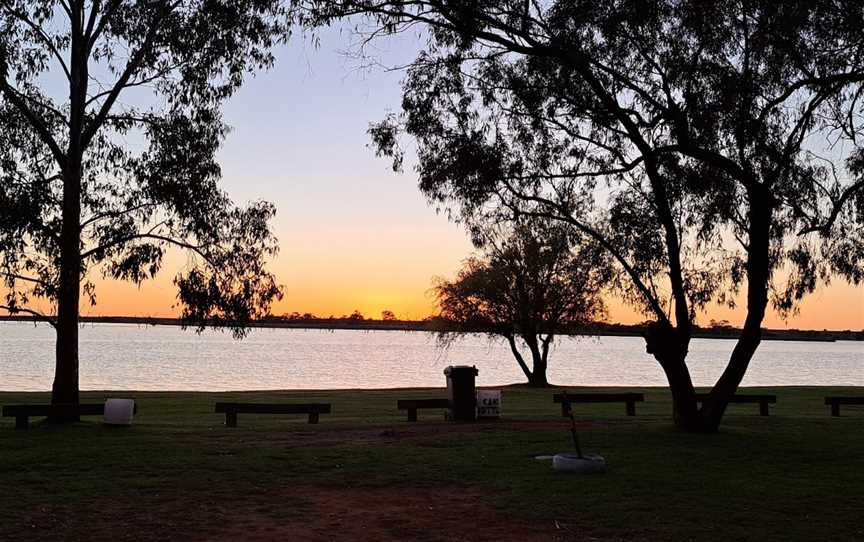 Lake Cullulleraine, Wentworth, VIC