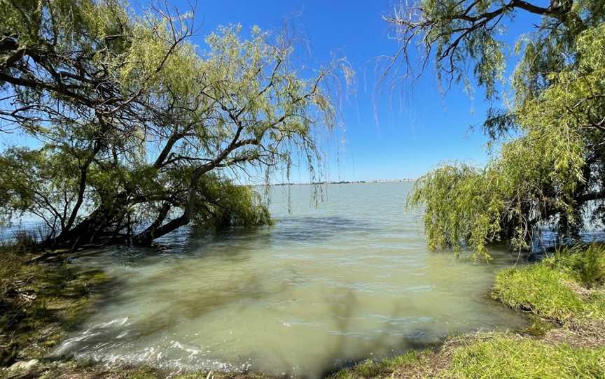 Kangaroo Lake, Lake Charm, VIC