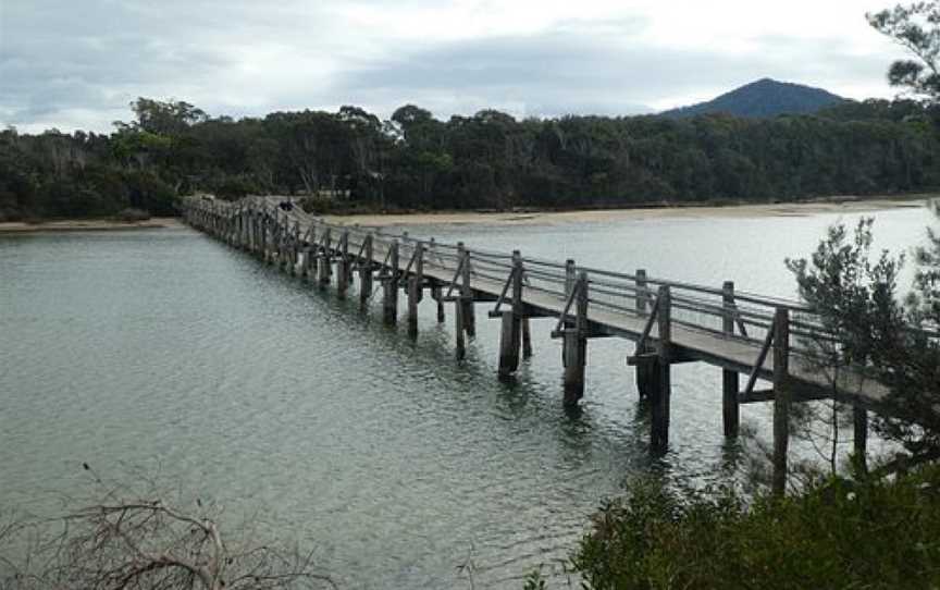 Deep Creek Footbridge & South Valla Beach, Valla Beach, NSW