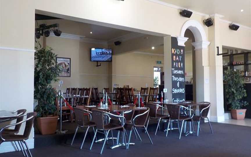 Riverside Hotel, Tailem Bend, SA