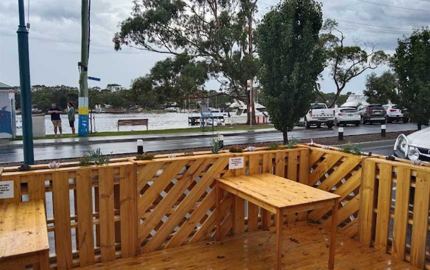 Cafe Toonalook, Paynesville, VIC