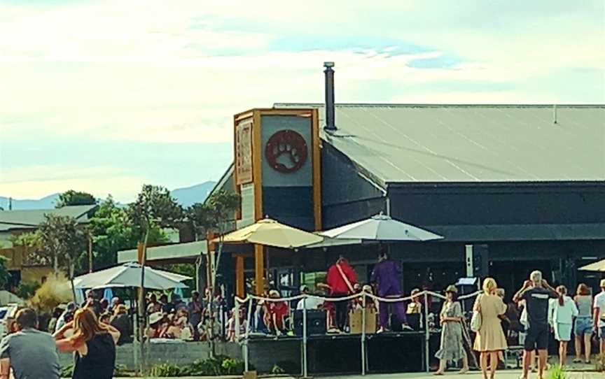 Golden Bear Brewing Company, Mapua, New Zealand