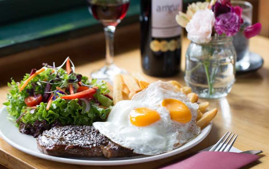 Old School Cafe, Bar and Restaurant, Collingwood, New Zealand