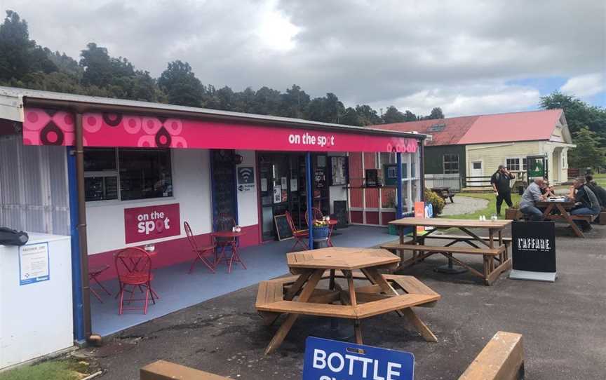 On the Spot Pukeko Store And Cafe, Harihari, New Zealand