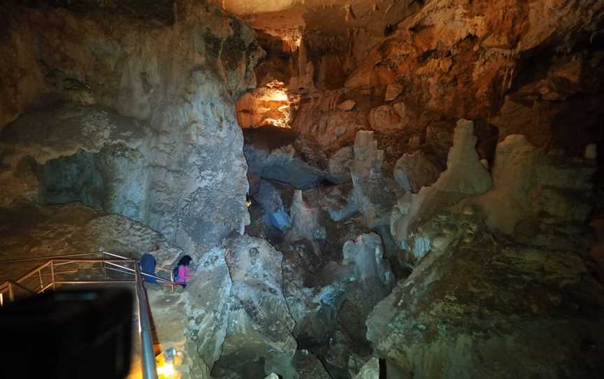 Victoria Arch Walking Track, Wombeyan Caves, NSW