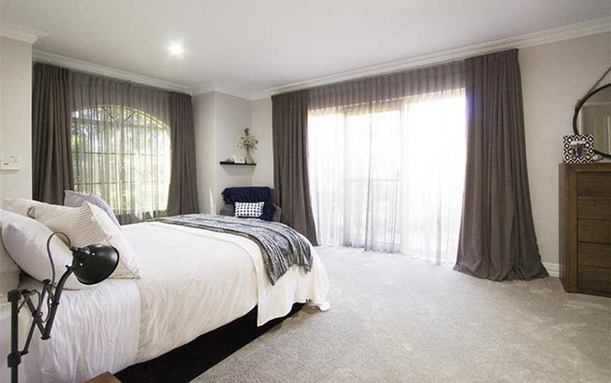 master bedroom - the Vines