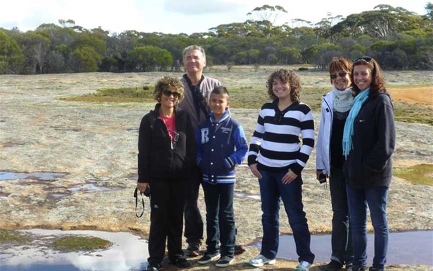 Family tour to Wave Rock