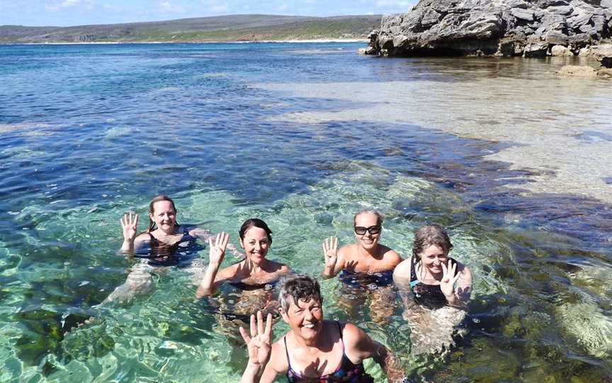 Swimming and hiking on the Cape to Cape Track