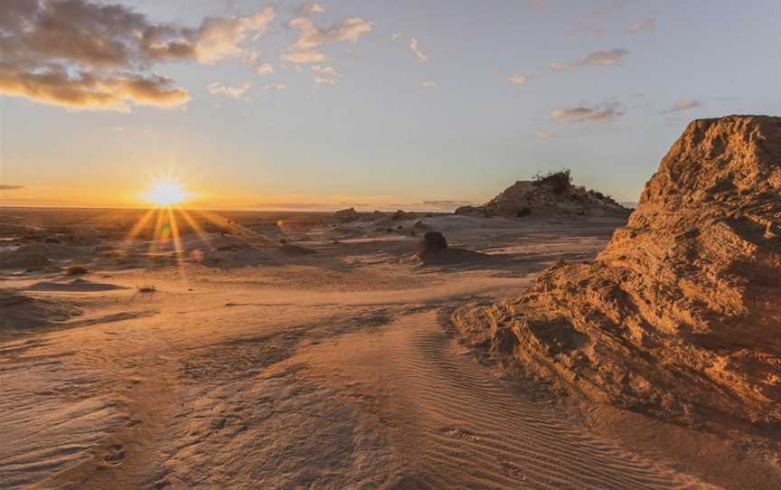 Murraytrek 4WD Outback Adventure Day Tours, Mildura, VIC