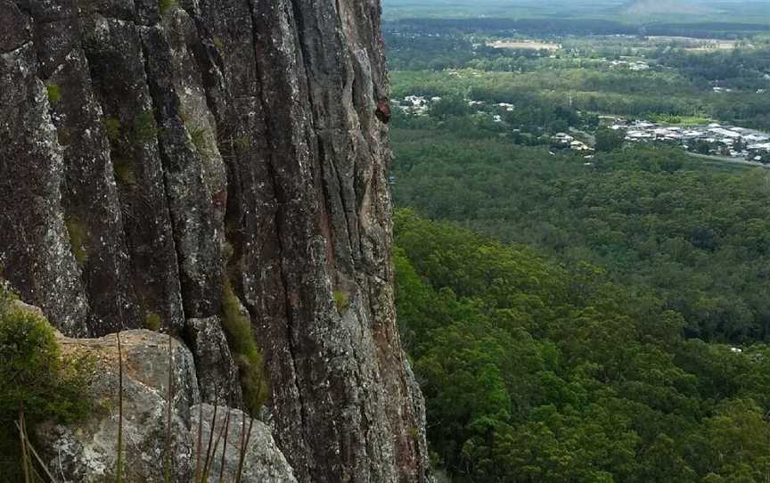 Pinnacle Sports - Abseiling Mount Ngungun, Glass House Mountains, QLD