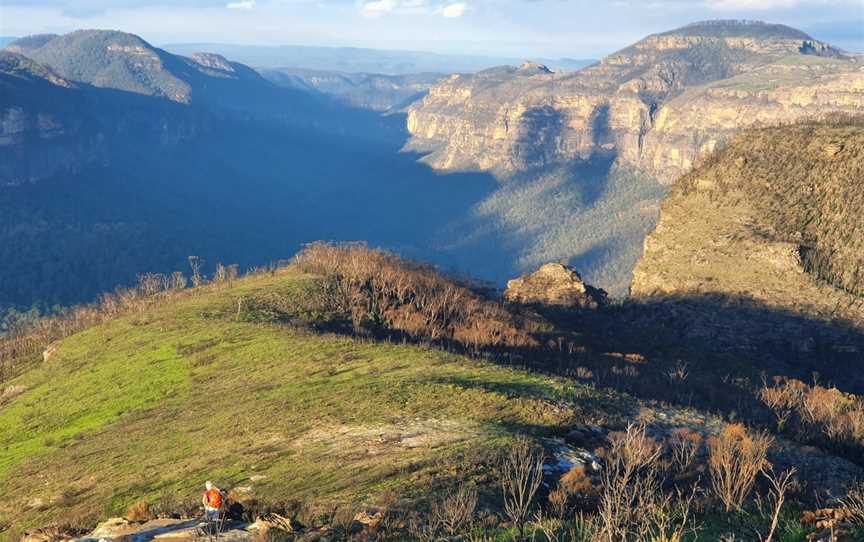 Hiking in the Blue Mountains...by Wolfgang & Hedi, Bullaburra, NSW