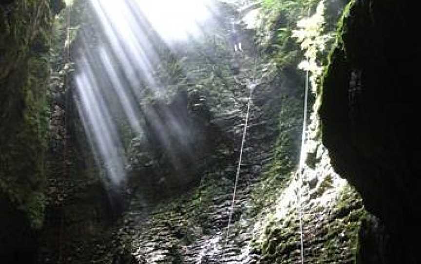 Kiwi Cave Rafting, Hangatiki, New Zealand