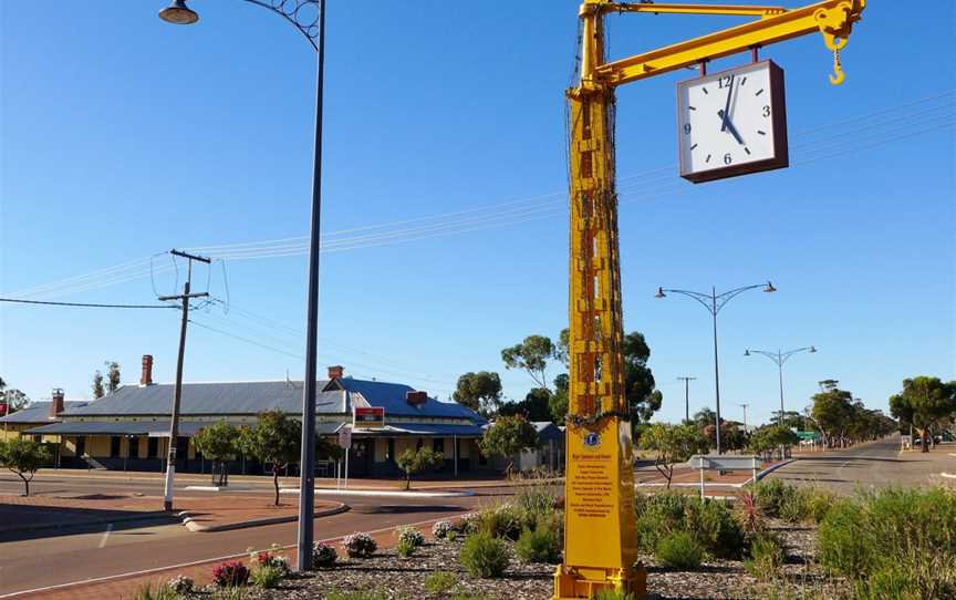 Town clock, Narembeen, 2014(1).JPG