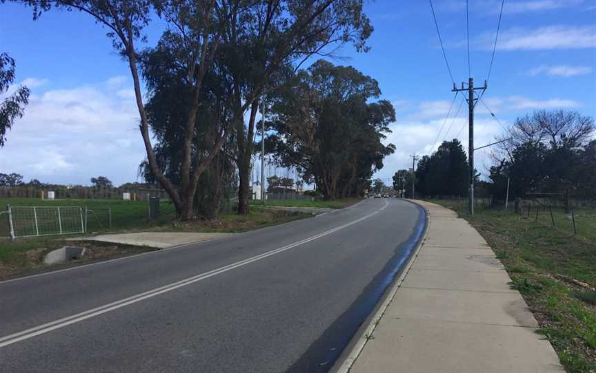 Millhouse Road, Belhus, Western Australia, July 2021.jpg