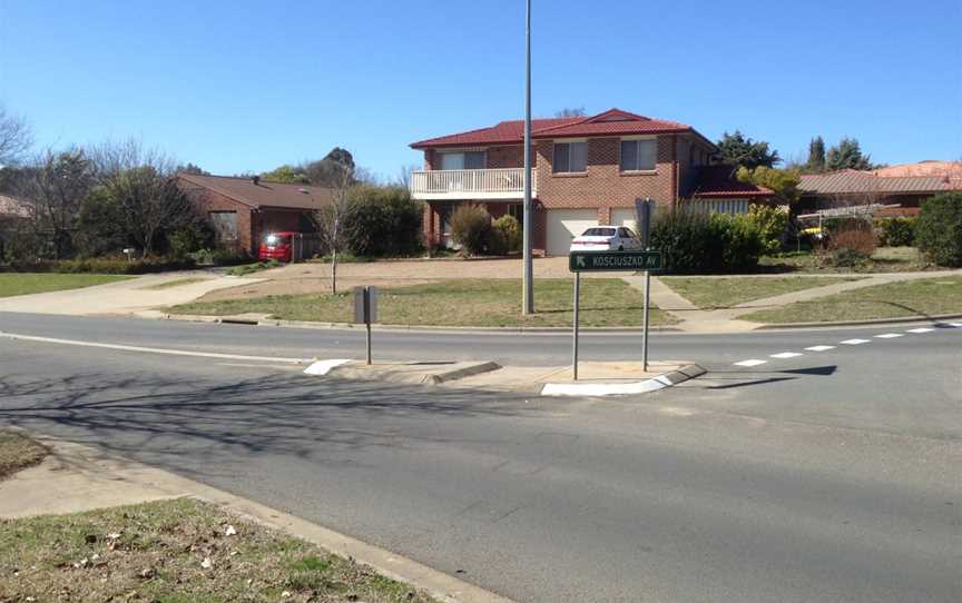 Kosciuszko Avenue, Camberra.jpg