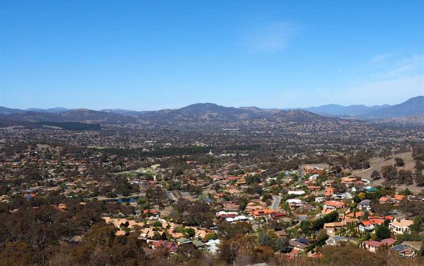 Tuggeranong viewed from the Wanniassa Hills Nature Reserve October 2018.jpg