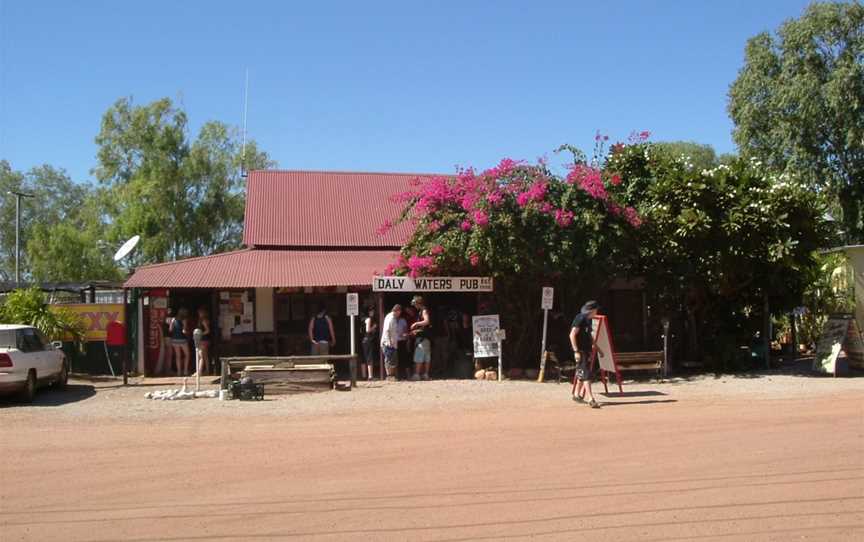 Daly Waters Pub Outside.JPG