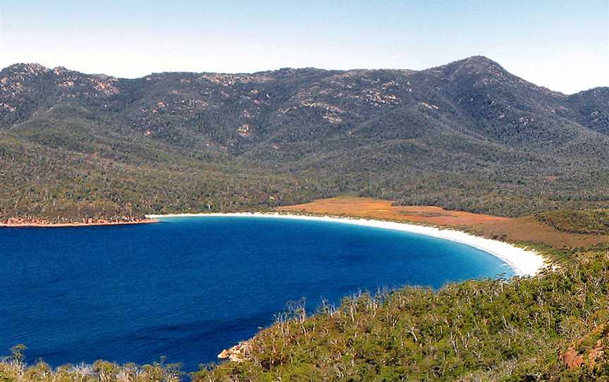 Wineglass Bay, Freycinet Peninsula, Tasmania, Australia (19333396893).jpg