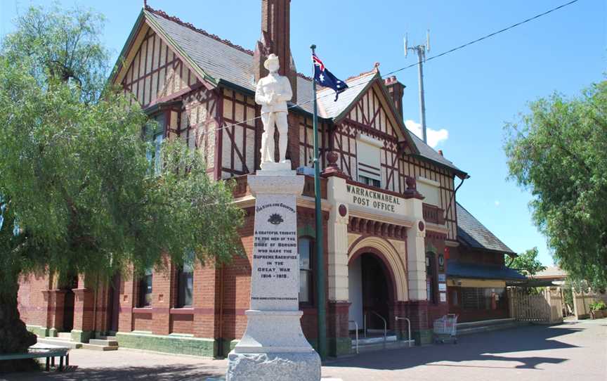 Warracknabeal War Memorial & Post Office.JPG