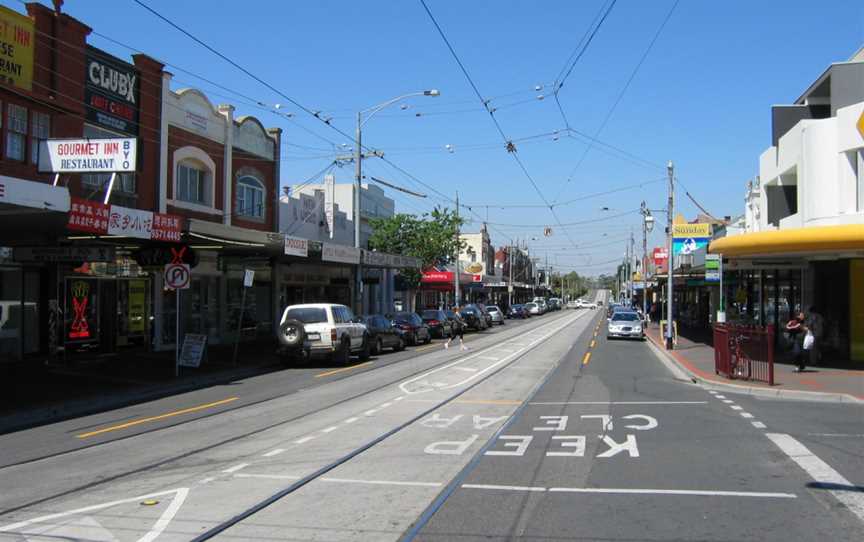 Glenhuntly Rd looking E from stn.jpg