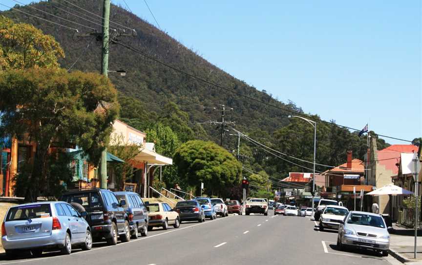 Warburton Main Street.jpg