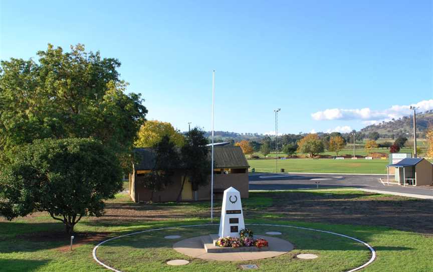 TangambalangaWarMemorial.JPG