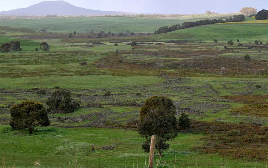 20090916 Harmans Valleylookingto Mt Napier(2)