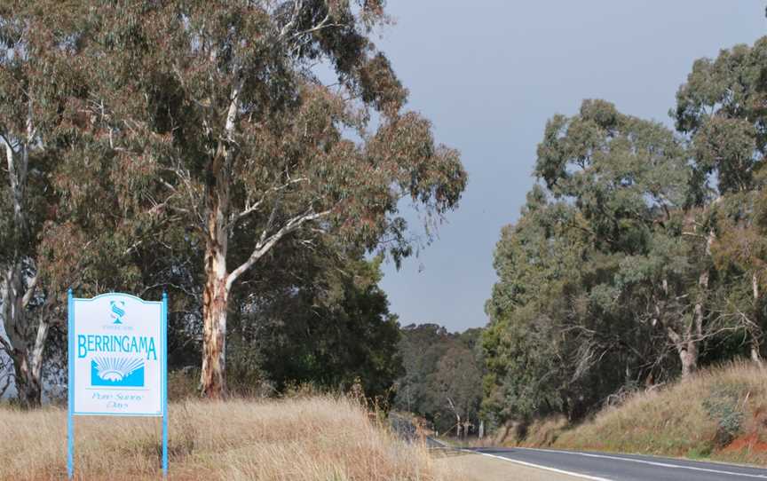 Berringama Town Entry Sign.JPG