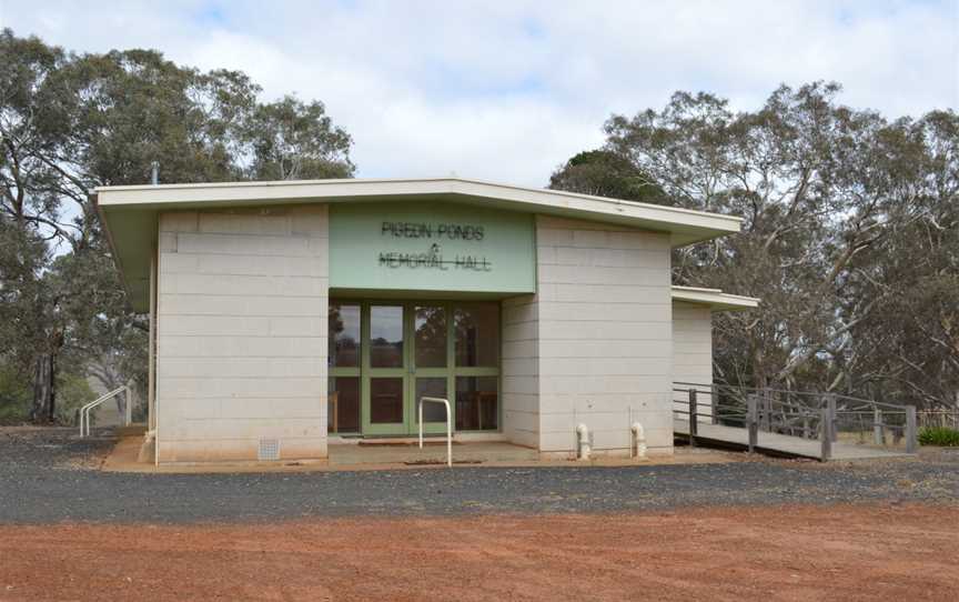 Pigeon Ponds Memorial Hall 001.JPG