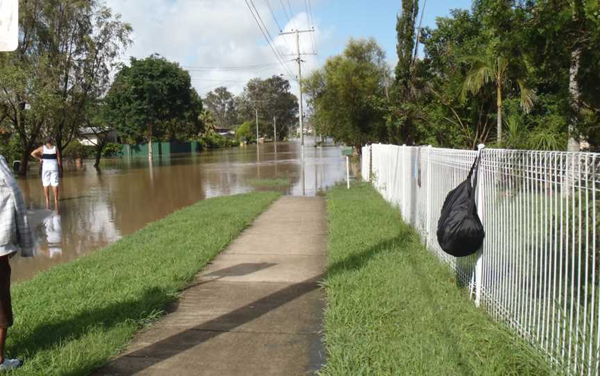 Afloodedstreetin Brassall CIpswich3