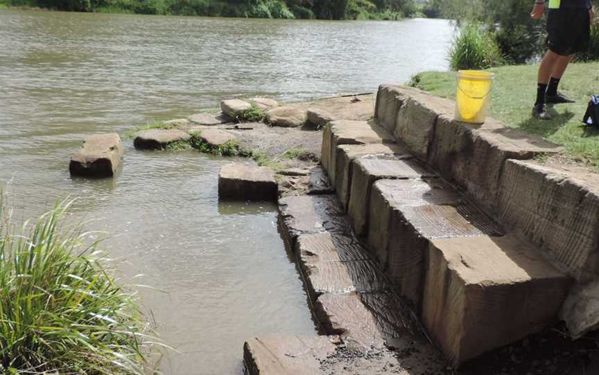 Siteofthe Joseph Bradytrainingwalltocontroltheflowofwaterfromthe Bremer Riverintothe Brisbane River CBarellan Point C2021