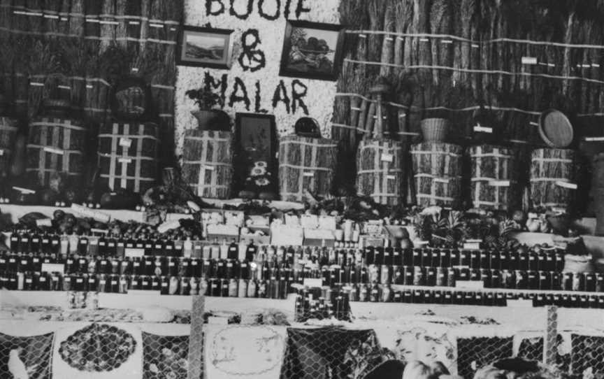 StateLibQld 2 212416 Booie and Malah districts exhibition at Kingaroy Show, 1936.jpg