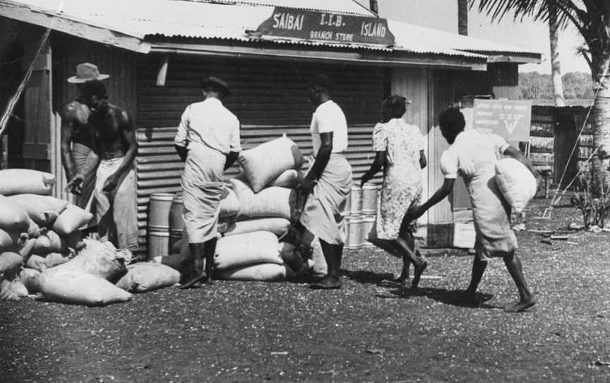 State Lib Qld2394325 Saibaiwomenhelpunloadproduceforthegeneralstoreon Saibai Island C1952