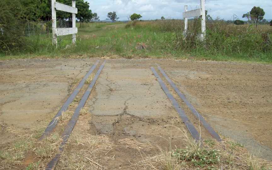 Beaudesert railway line at Veresdale.jpg