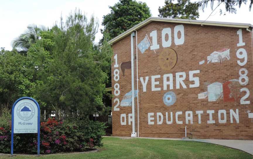 Mount Larcom State School CRaglan Street CMount Larcom C2014