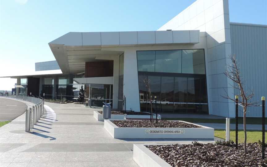 Approach to the passenger terminal, Brisbane West Wellcamp Airport, 2016.jpg